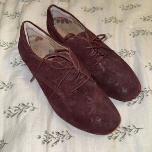 Taos Footwear burgundy lace-up loafers